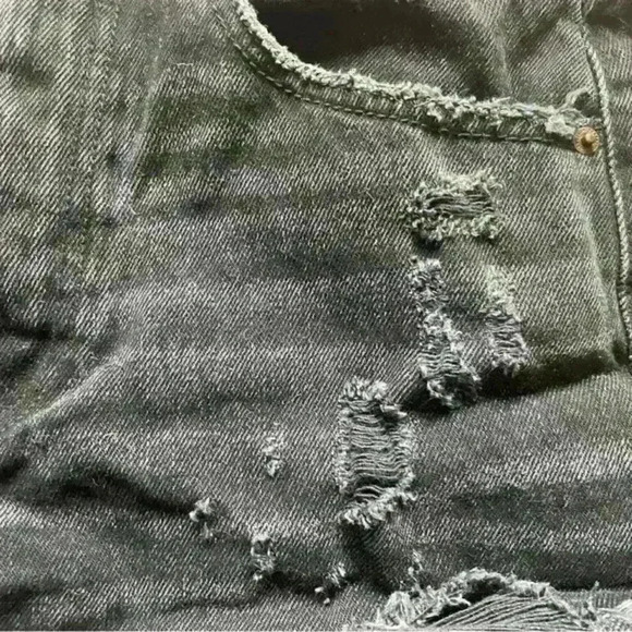 Zara Authentic Denim by TRF Women's Denim Jean Shorts Black Size 6 Distressed - Picture 8 of 8